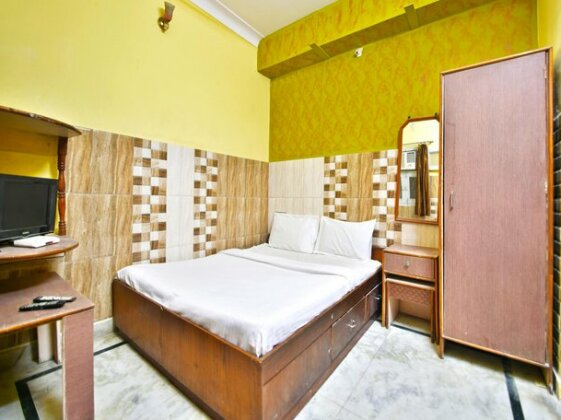 SPOT ON 38133 Hotel Metro - Photo2