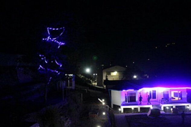  Photo 4
