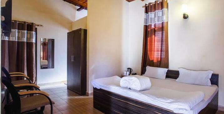 Hotel Maya Regency Bhimtal - Photo2