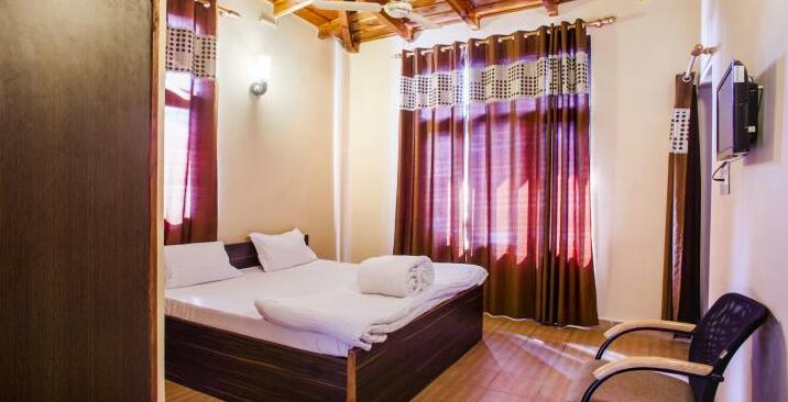 Hotel Maya Regency Bhimtal - Photo4