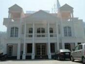 OYO 3600 Hotel Royal Windsor - Photo2