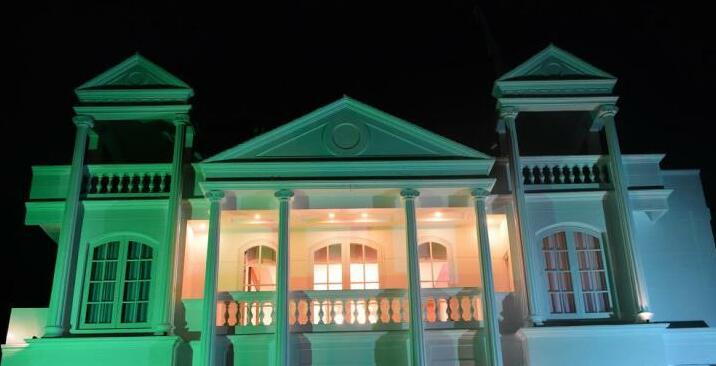 OYO 3600 Hotel Royal Windsor - Photo3