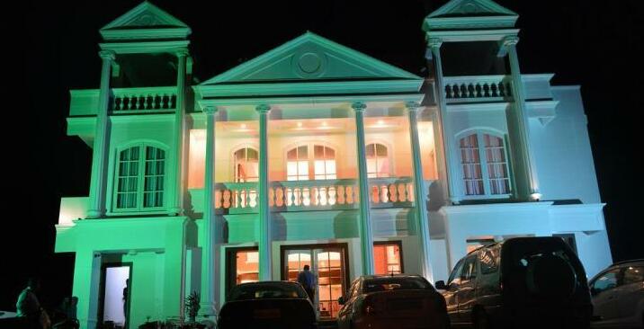 OYO 3600 Hotel Royal Windsor - Photo4