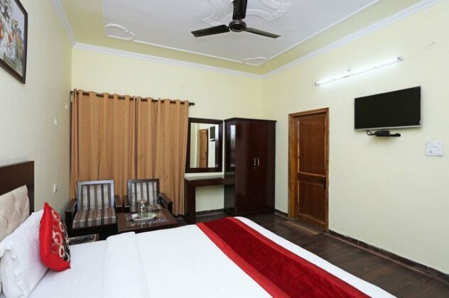 OYO 5257 Lake View Inn - Photo2