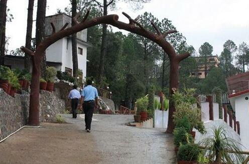 Sea Hawk Inn Resort Bhimtal - Photo2