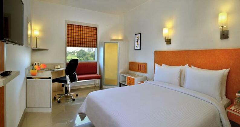 Red Fox Hotel Bhiwadi - Photo4