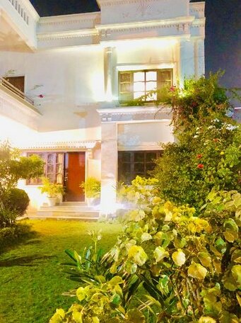 Giovanni Suites