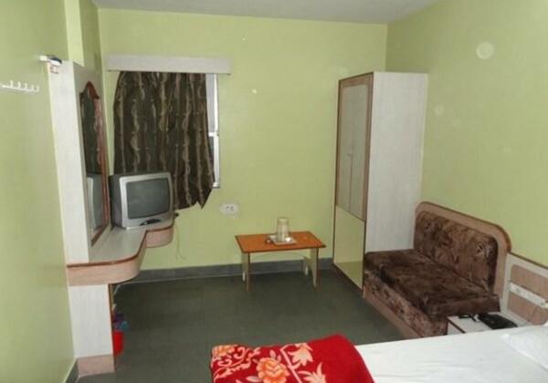 Hotel Shikha Palace - Photo2