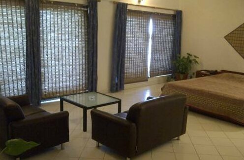 Metro Suites - Photo4