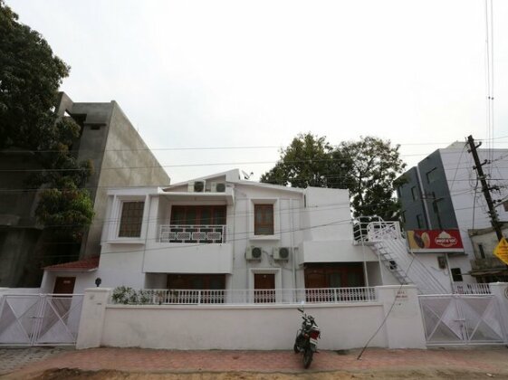 OYO 12228 Colonel corner