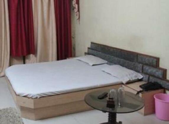 OYO 15977 Hotel Angel Regency - Photo5
