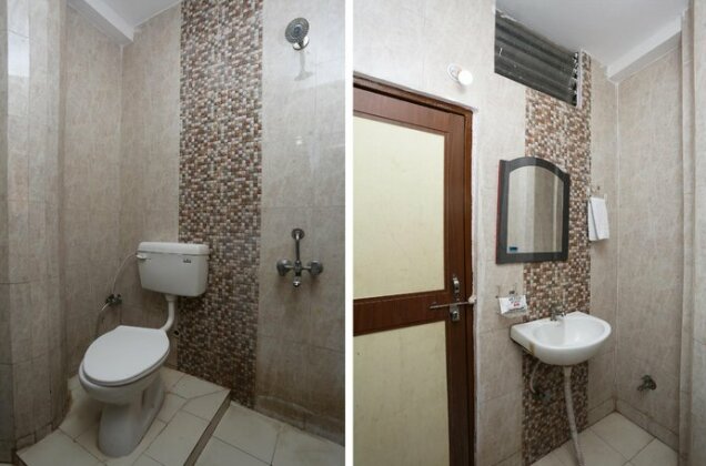 OYO 22665 Hotel Dev Shree - Photo4