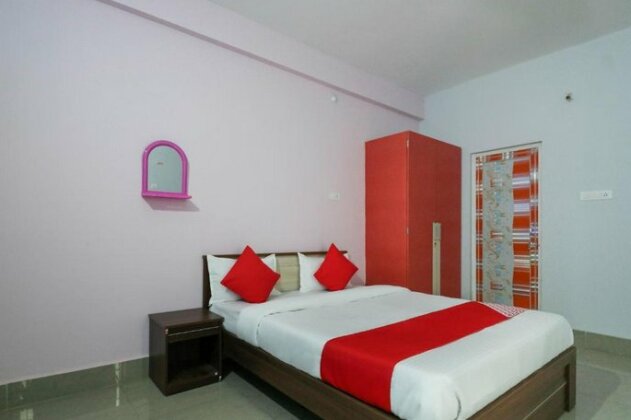 Capital O 46993 Hotel Suryansh - Photo4