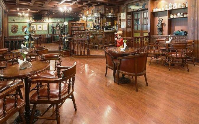 Mayfair Lagoon - Photo2