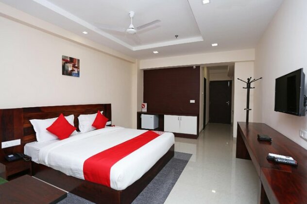 OYO 18826 Hotel Emerald