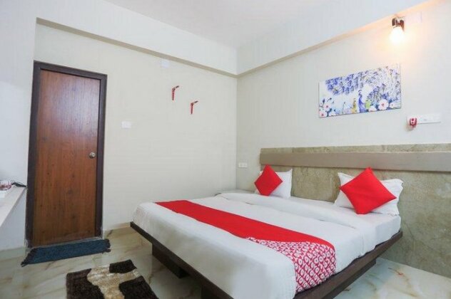 OYO 38021 Hotel Nivedita - Photo2