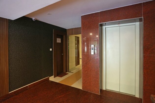 OYO 9010 Hotel Railview - Photo3