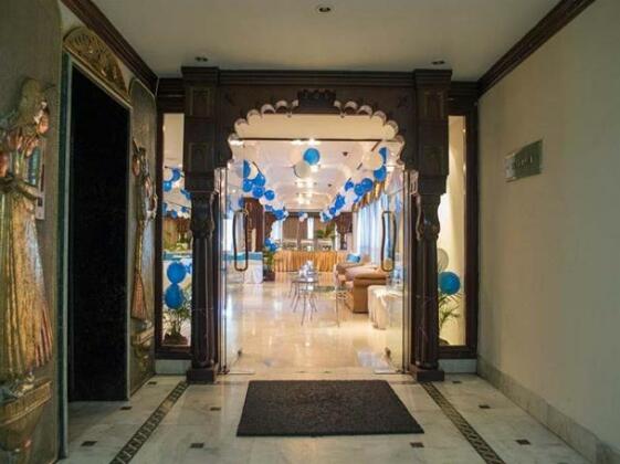OYO Premium Saheed Nagar - Photo3