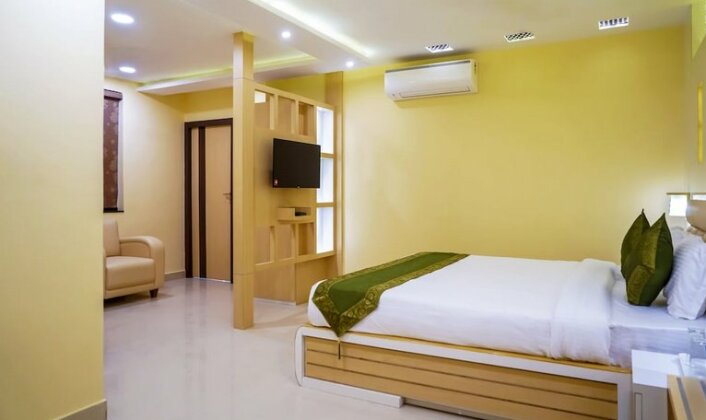 Treebo Trend Hotel OASIS - Photo2