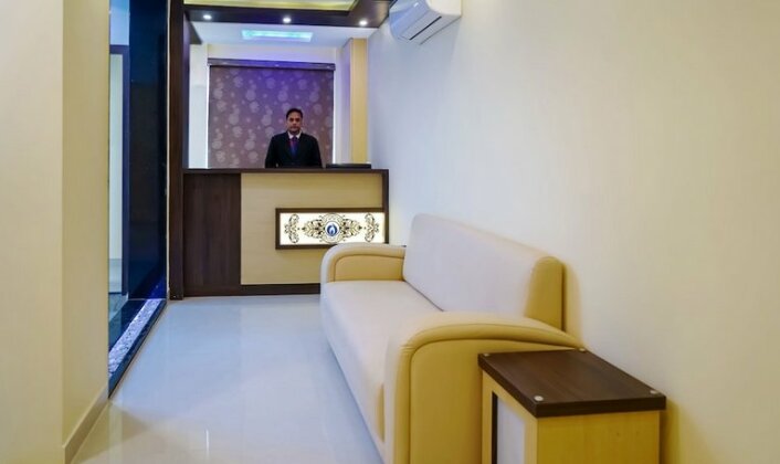 Treebo Trend Hotel OASIS - Photo4