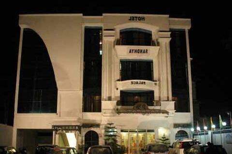 Hotel Sandhya Palace - Photo2