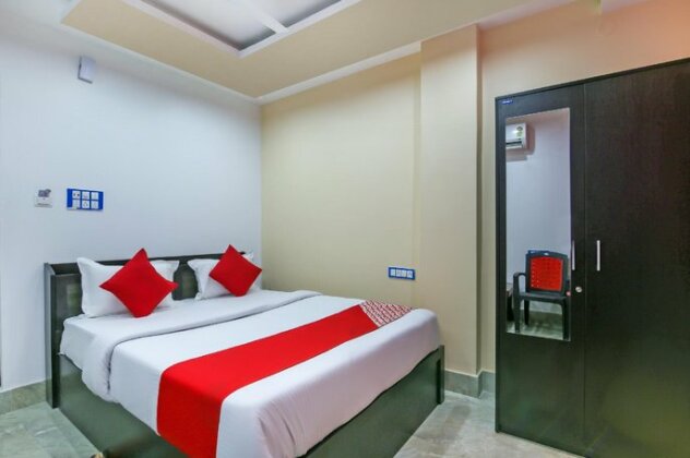 OYO 70909 Hotel Singh Palace - Photo2