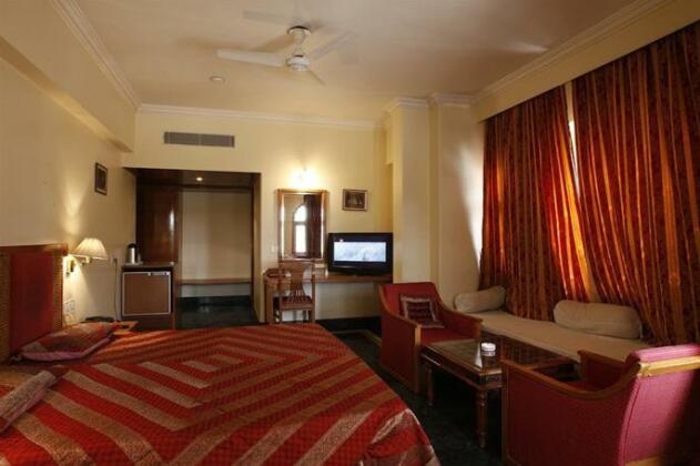 Hotel Raj Vilas Palace - Photo3