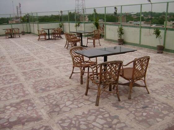 OYO 4604 Shiva's Regency