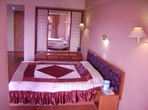 OYO 4604 Shiva's Regency - Photo2