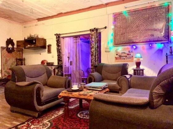 The Crown Hostel - Photo2
