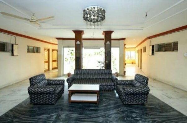 Hotel Raja - Photo2
