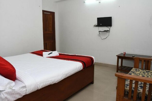 Hotel Raj A Unit of Sterling Guest House - Photo4
