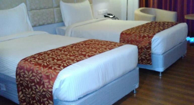 Maha Bodhi Hotel Resort Convention Centre - Photo4