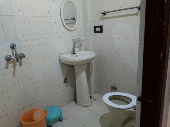 Blue Diamond Hotel & Restaurant - Photo4