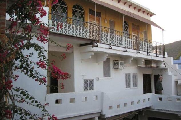 Haveli Braj Bhushanjee - Photo3