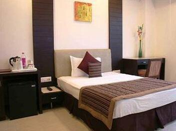 Plazaa Inn - Photo4