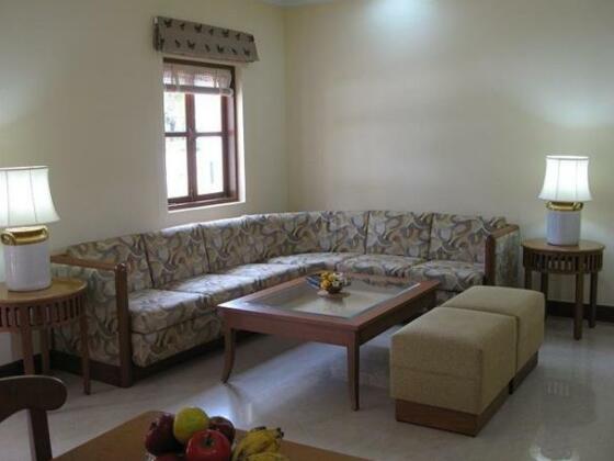 The Ronil Royale - Photo5