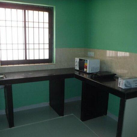 Dwaraka Apartment - Photo4