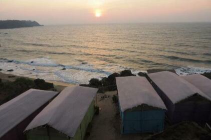 Mi Amor Beach Huts and Restaurant