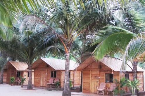 Tina Beach Resort - Photo2
