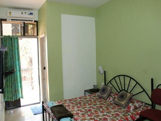Amazing cozy room in a resort Candolim - Photo5