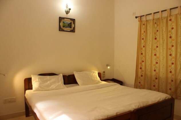 Elegant 1BR Stay Near Candolim Beach Lane Goa - Photo2