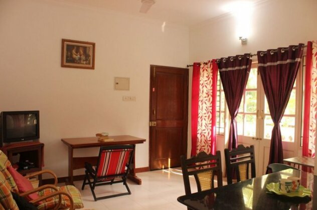 Elegant 1BR Stay Near Candolim Beach Lane Goa - Photo3