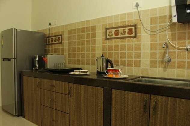 OYO 9163 Home 1 BHK Pool View LPK Club Candolim - Photo4