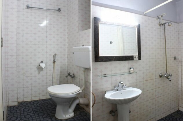OYO Premium 173 Beside Radisson Blu Candolim - Photo2