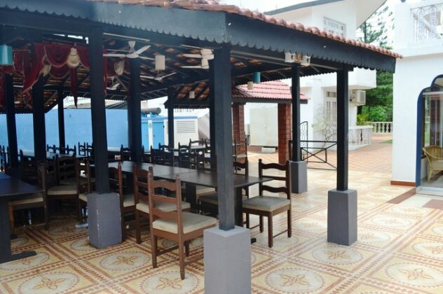 Sunset Beach Resort Candolim - Photo3