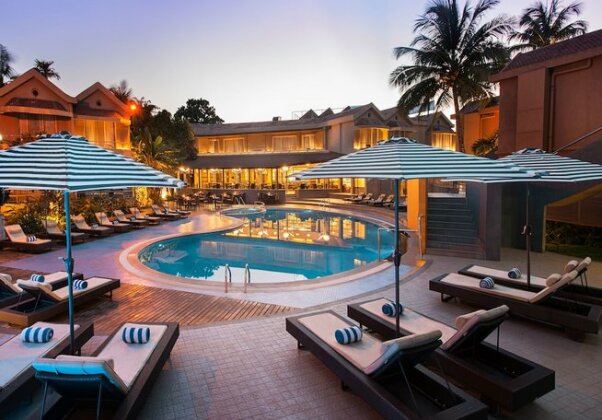 Whispering Palms Beach Resort - Photo2