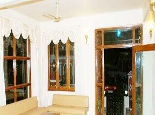 Mike's Place - Photo3