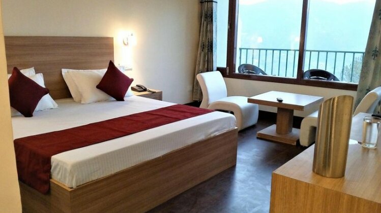 Hotel Emerald Valley - Photo2