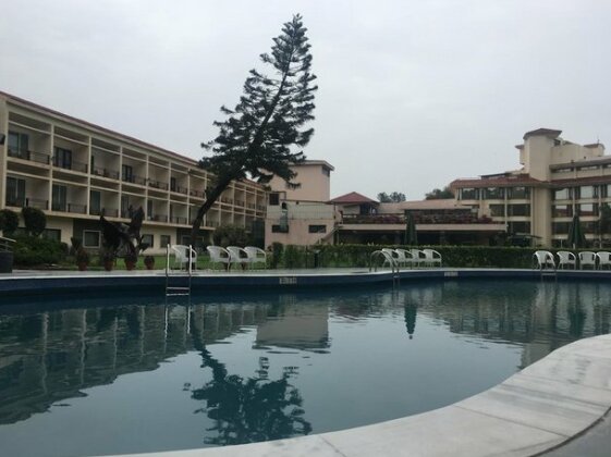 Hotel Mountview Chandigarh - Photo2